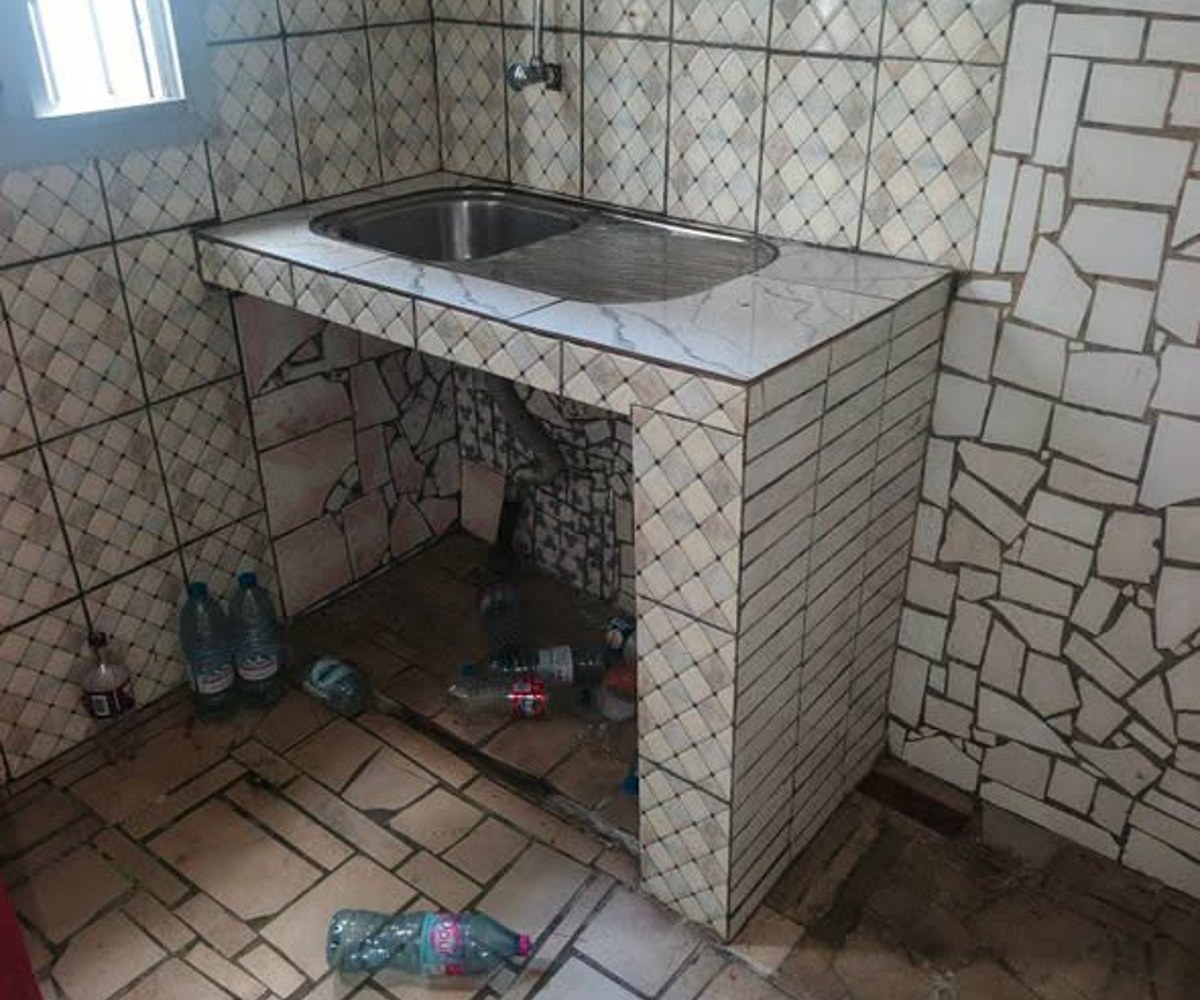 Studio moderne à louer - PK 10, Douala