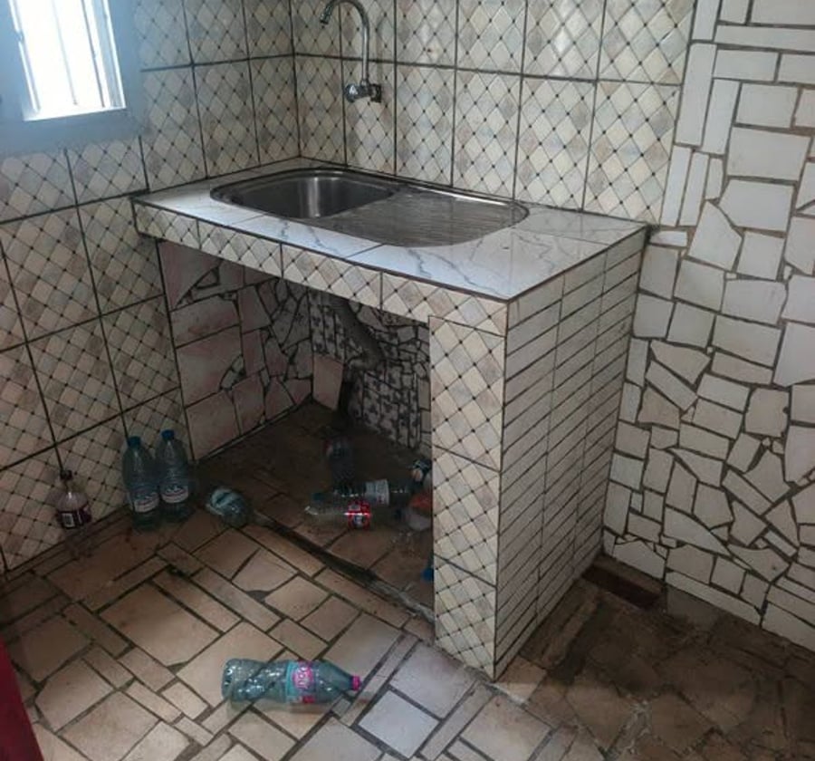 Studio moderne à louer - PK 10, Douala