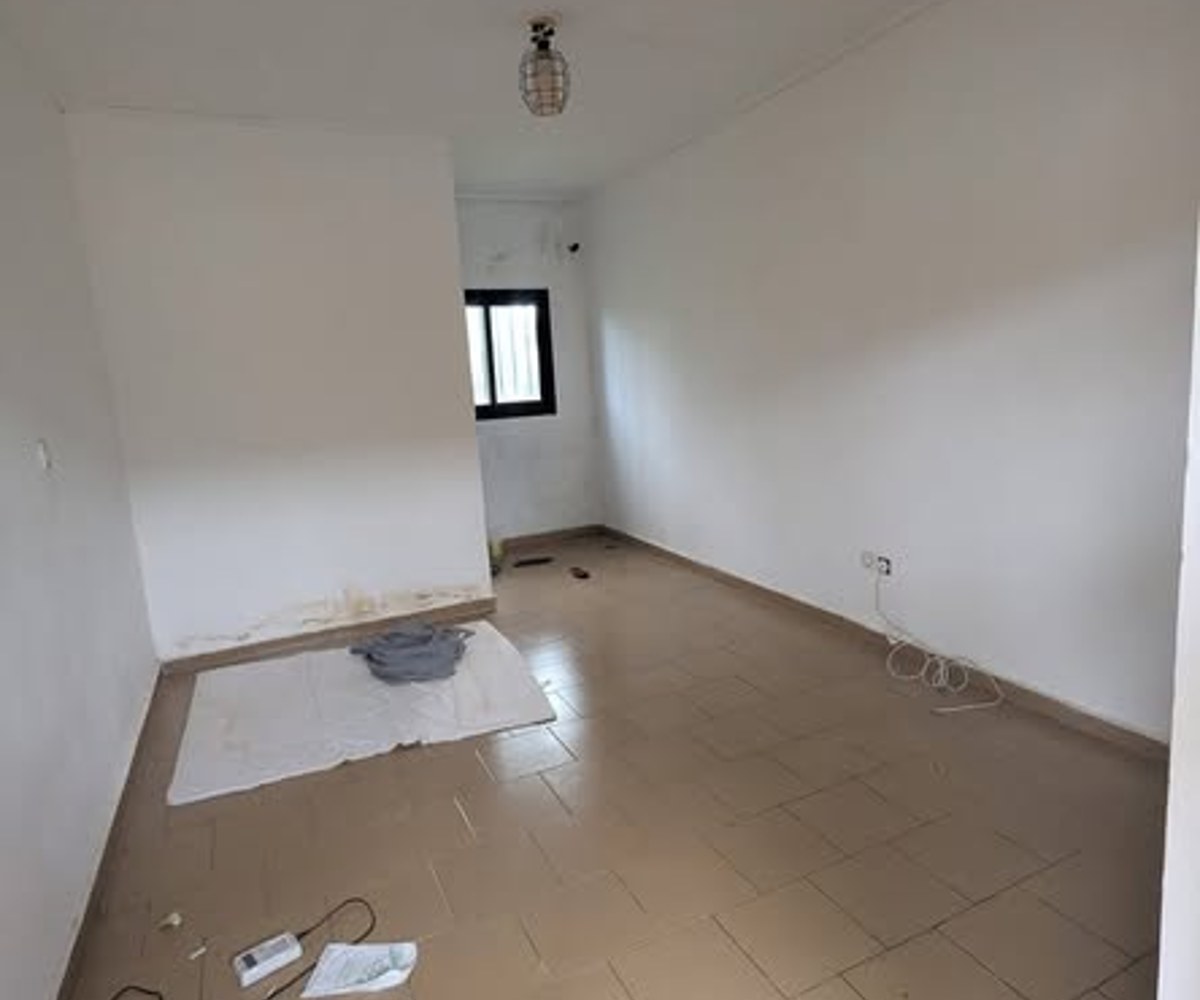 Grande chambre moderne à Nkolnda (Nkolmefou)