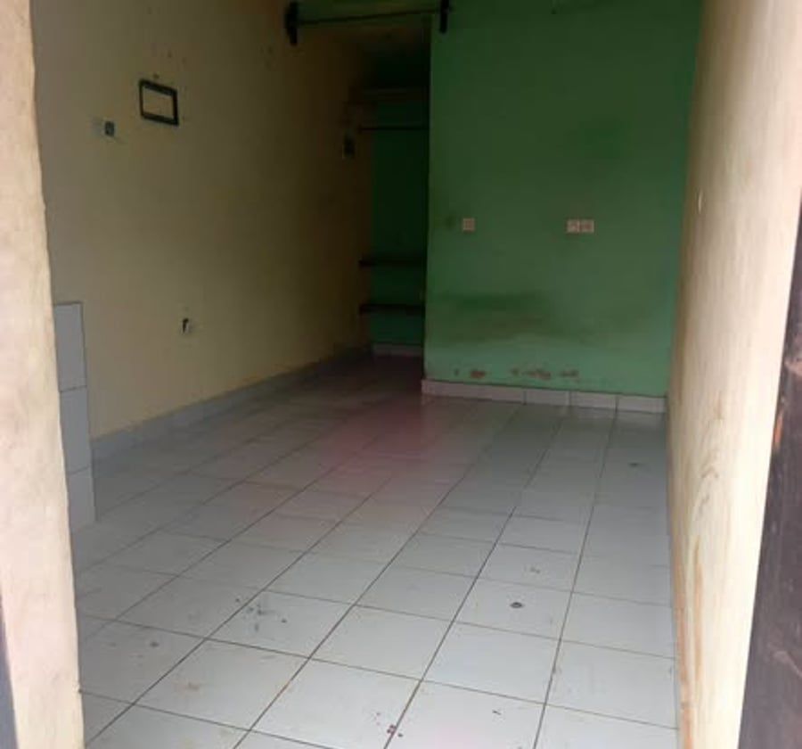 Chambre moderne à louer à Tsinga Village