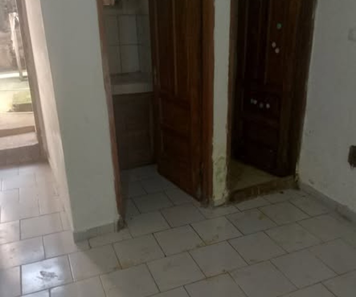 Chambre moderne à Nkoabang