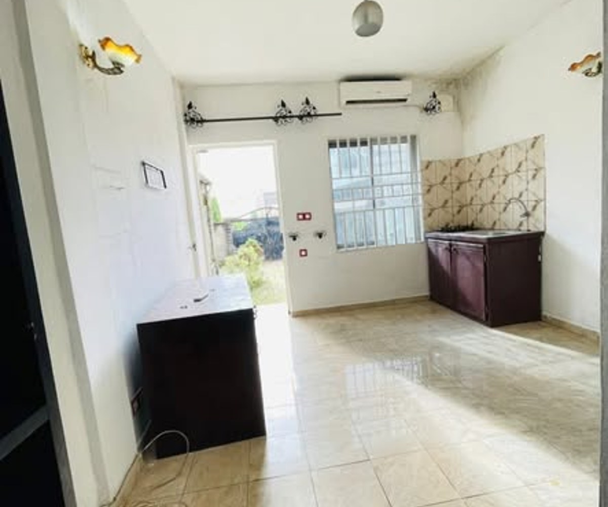 Chambre moderne à louer à Logbessou