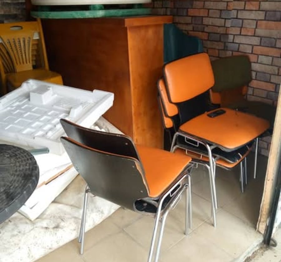Boutique à louer - Makepe Rhône-Poulenc, Douala