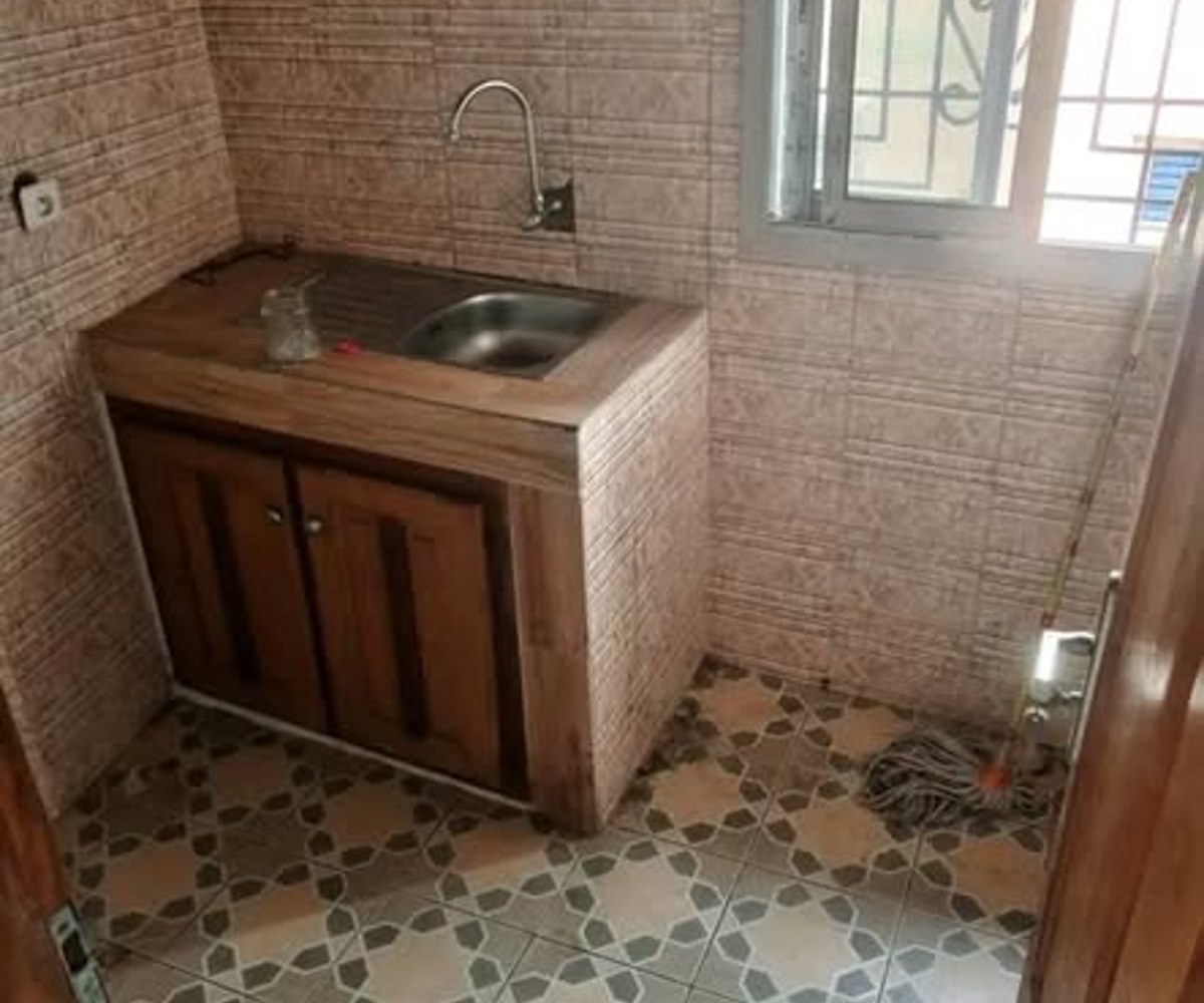 Studio moderne sécurisé à Ndogbassi - Douala