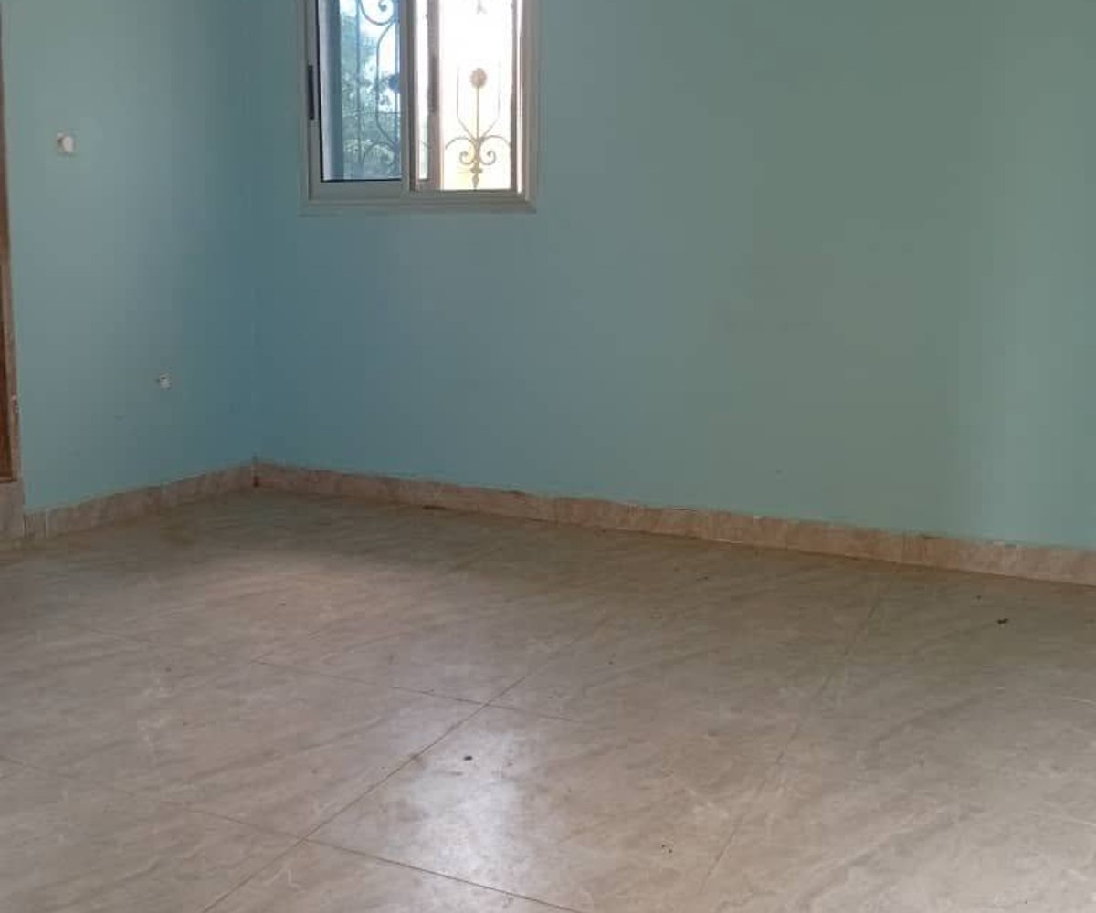 Chambre moderne à louer à Nkolbong