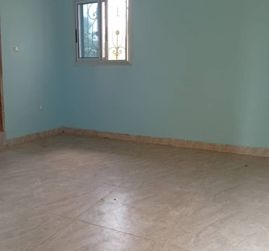 Chambre moderne à louer à Nkolbong