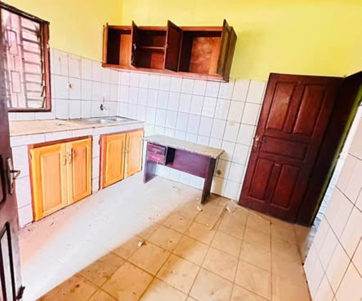 Appartement à louer à Biyemassi Acacia