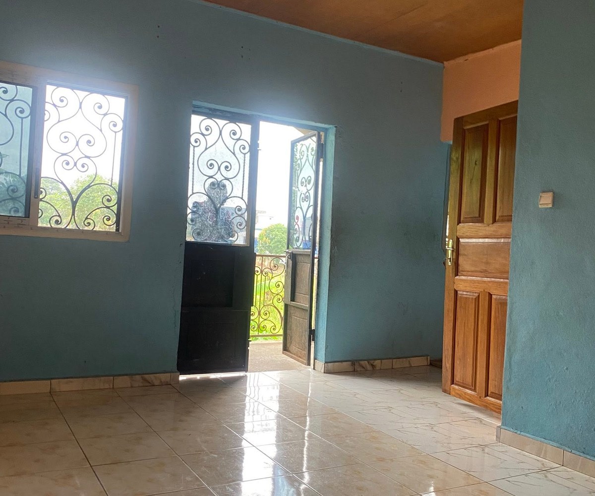 Studio moderne à louer à Nkolbong