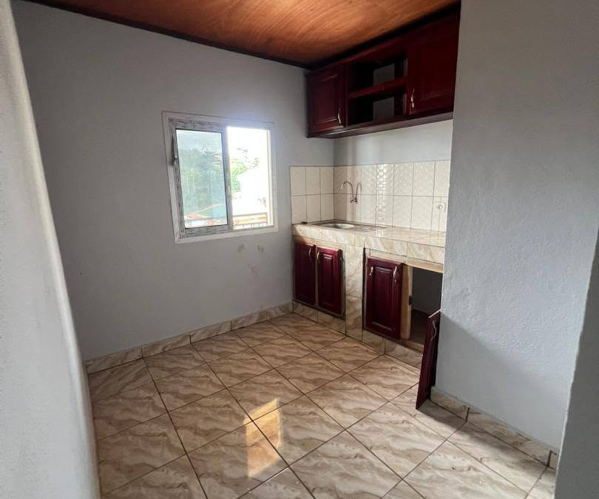 Appartement à louer à Simbock, Yaoundé – 2 chambres, 1 douche