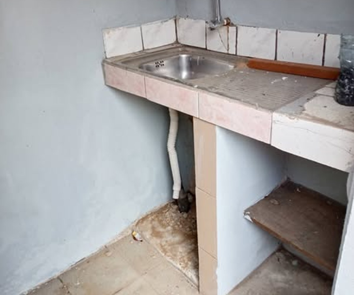 Maison basse à louer à Logbaba
