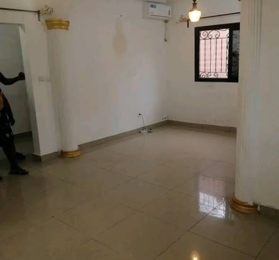 Appartement 2 chambres à louer à Japoma - Douala