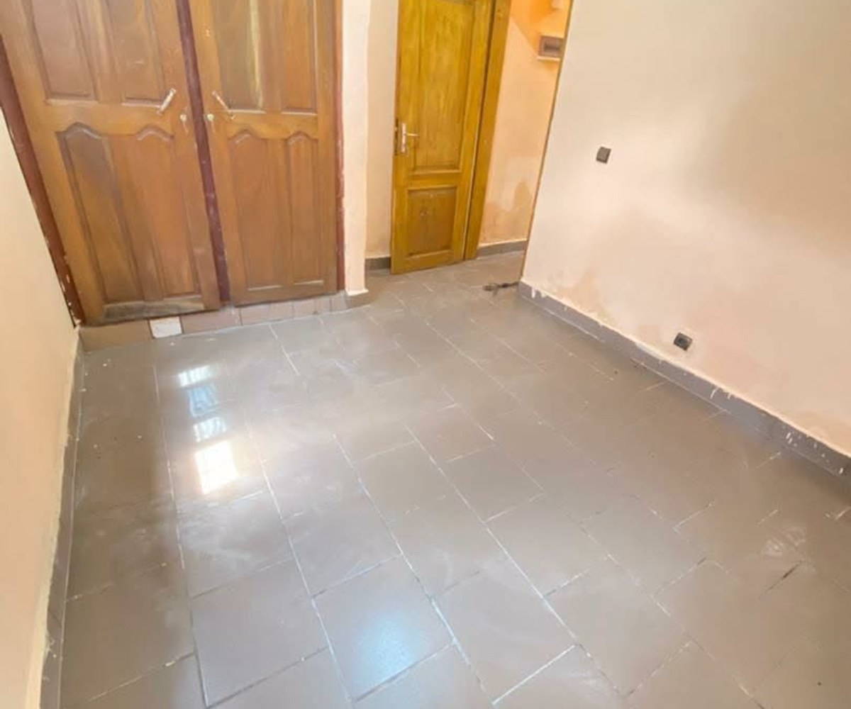 Appartement à louer à Efoulan
