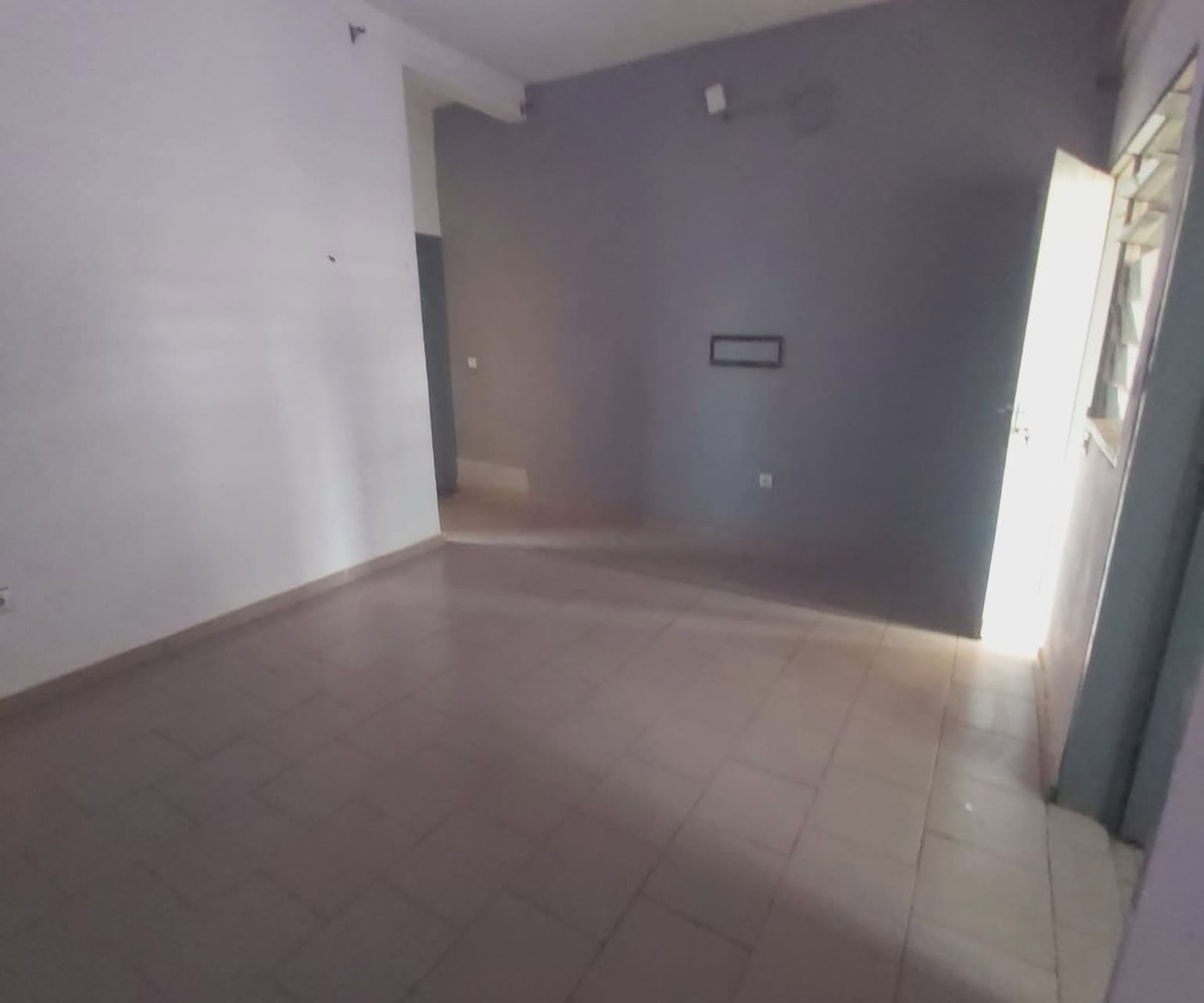 Studio moderne à Biyemassi