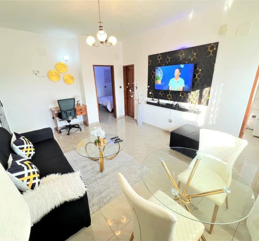 Chambre / studio meublé à Bastos – à partir de 13 500 F/nuit