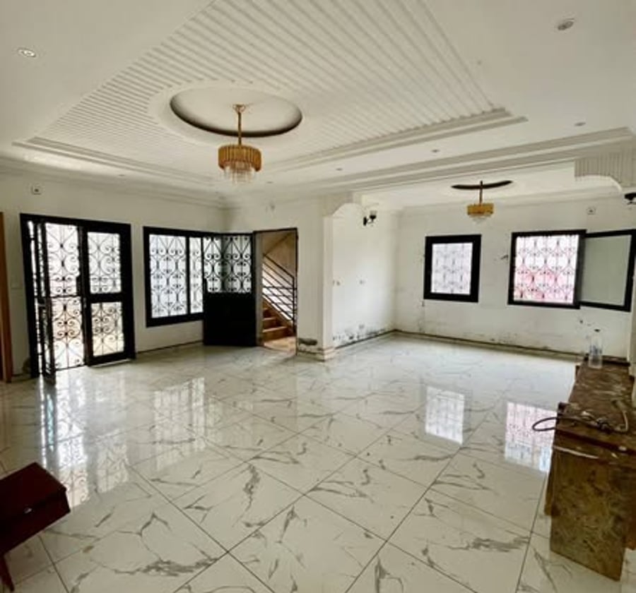 Appartement haut standing à louer à Ekoudoum