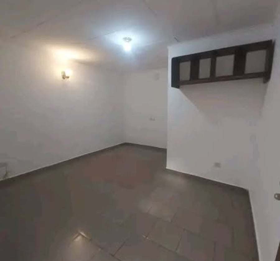 Chambre moderne à Biyem-Assi