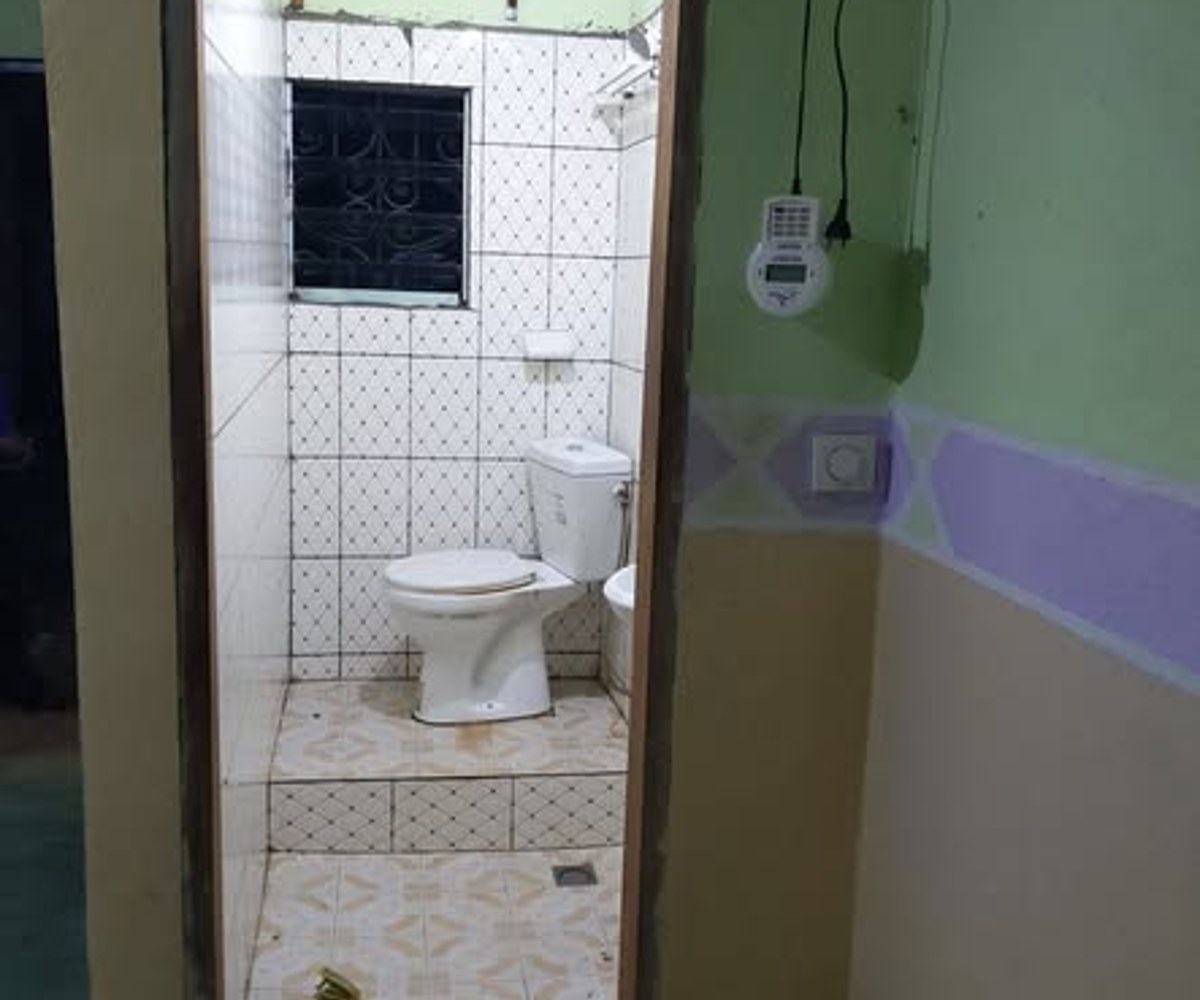 Vaste chambre moderne à louer à Obobogo
