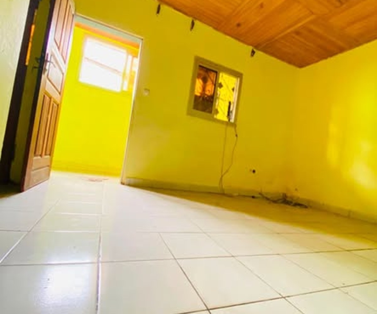 Studio moderne à Logbaba (carrière)