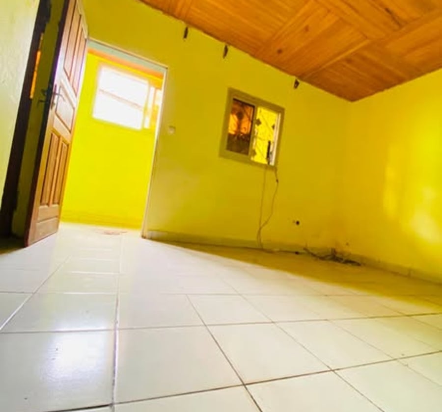 Studio moderne à Logbaba (carrière)