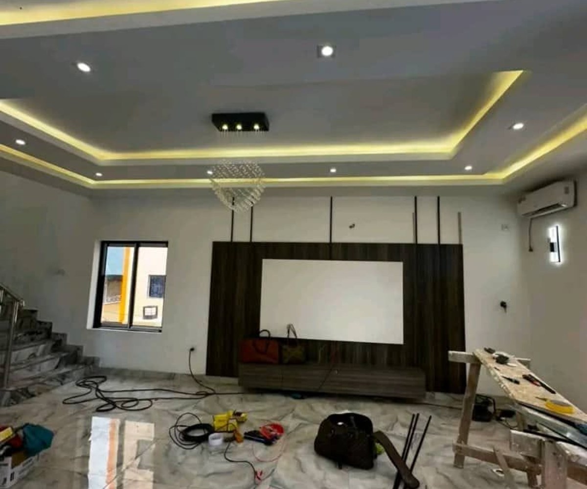 Duplex ultra haut standing avec piscine à Odza