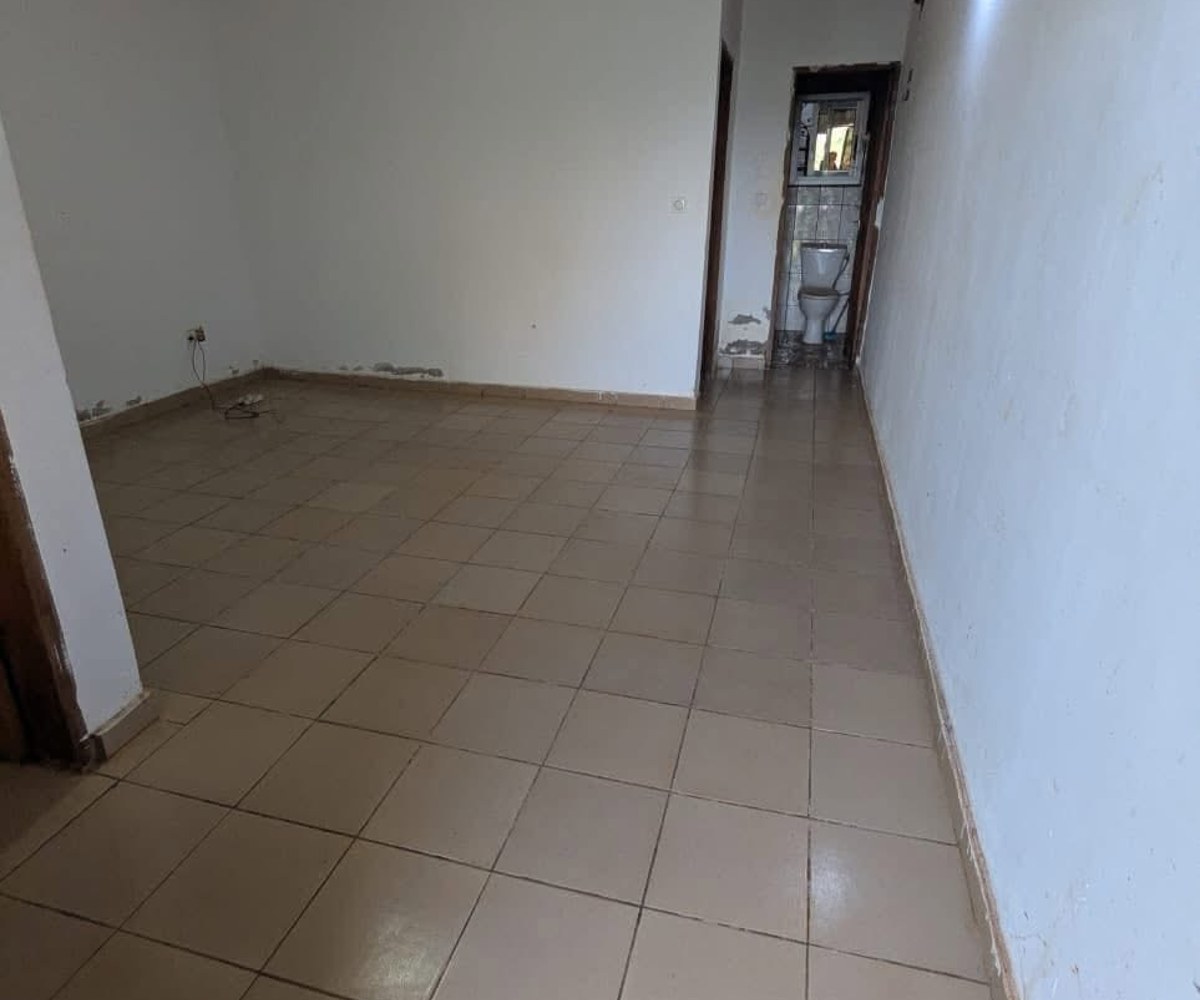STUDIO À LOUER 35000f à NKOLFOULOU