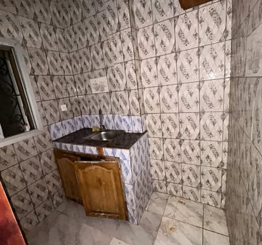 Studio moderne à louer – Makèpè Marie Lumière