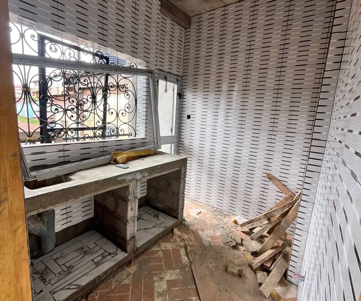 Vaste studio moderne à Biyem-Assi