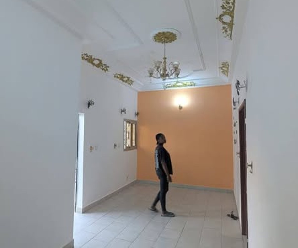 Appartement moderne à louer à Odza Petit Marché