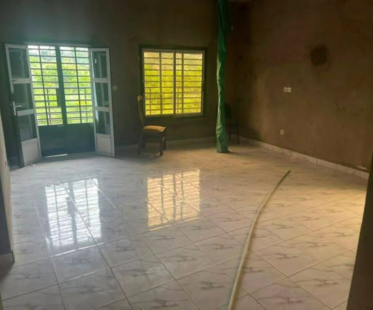 Appartement moderne à louer - Odza Petit Marché