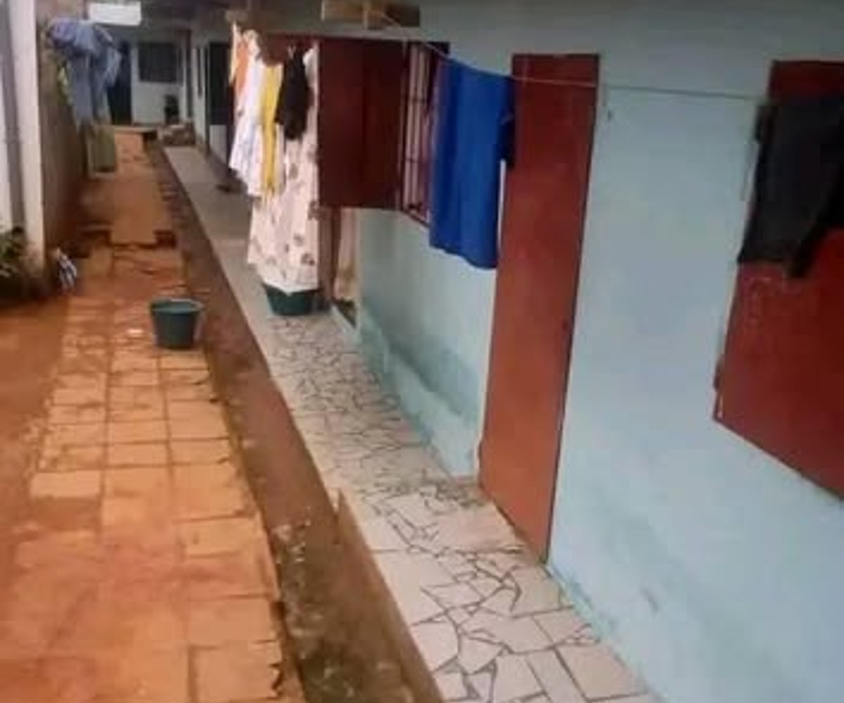 Chambre simple à louer à Yaoundé Mvan