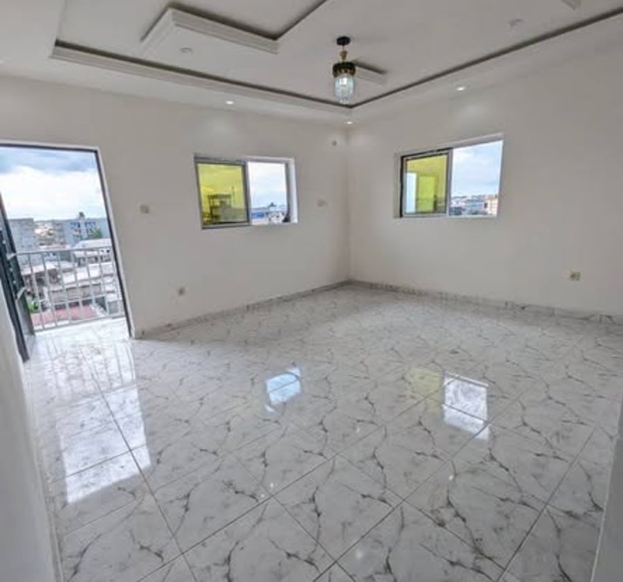 Chambre moderne haut standing avec cuisine et balcon - Dakar