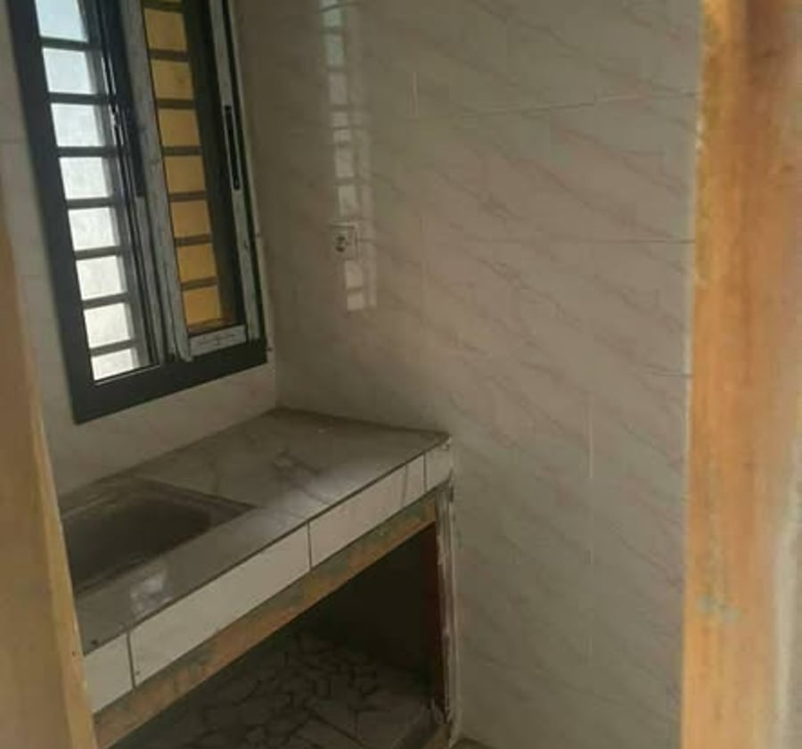 Studio moderne à louer – Odza, Petit Marché