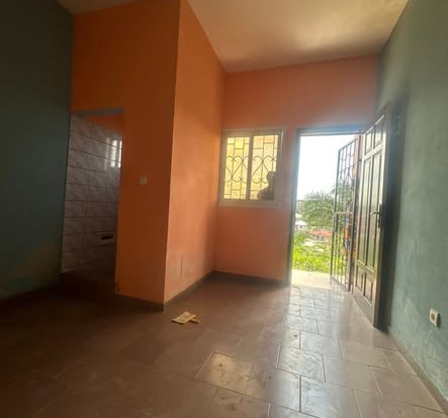 Chambre moderne à PK14, Douala