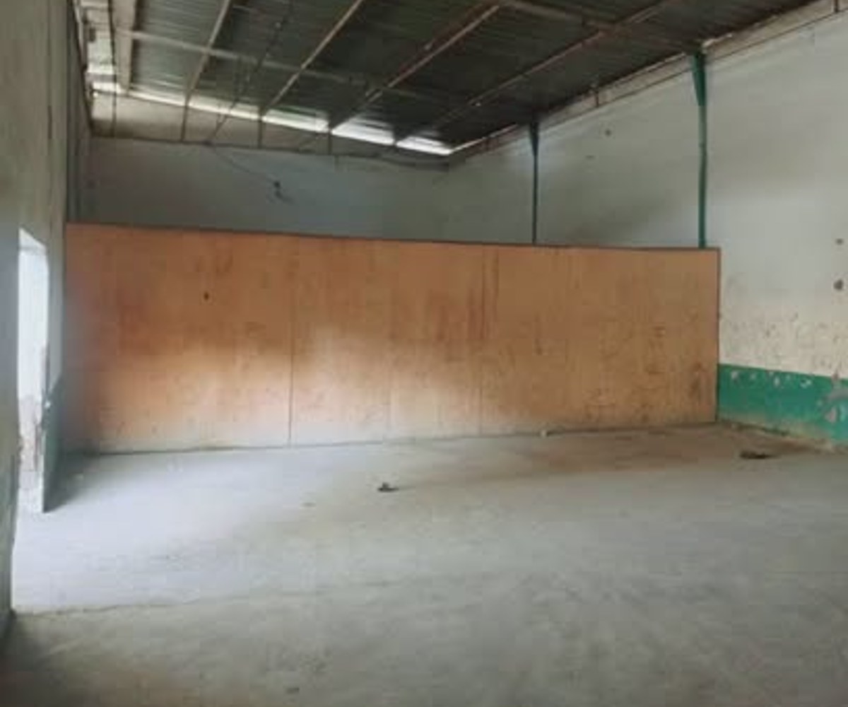 Entrepôt et bureaux à louer - Akwa, Douala