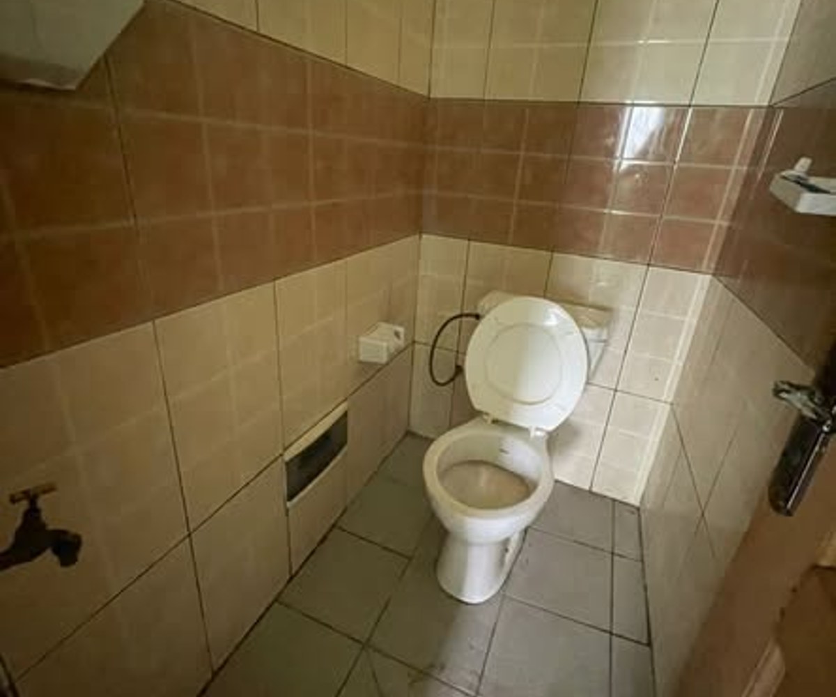 Très grande chambre moderne - Hôpital Général, Douala