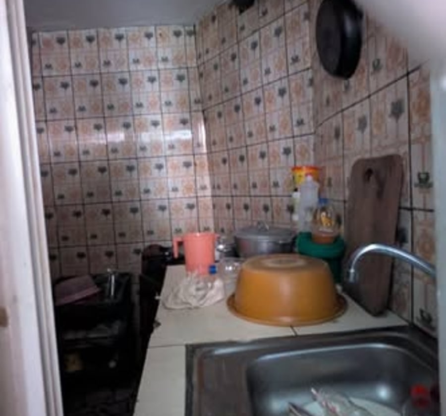 Chambre 3 pièces à Yassa