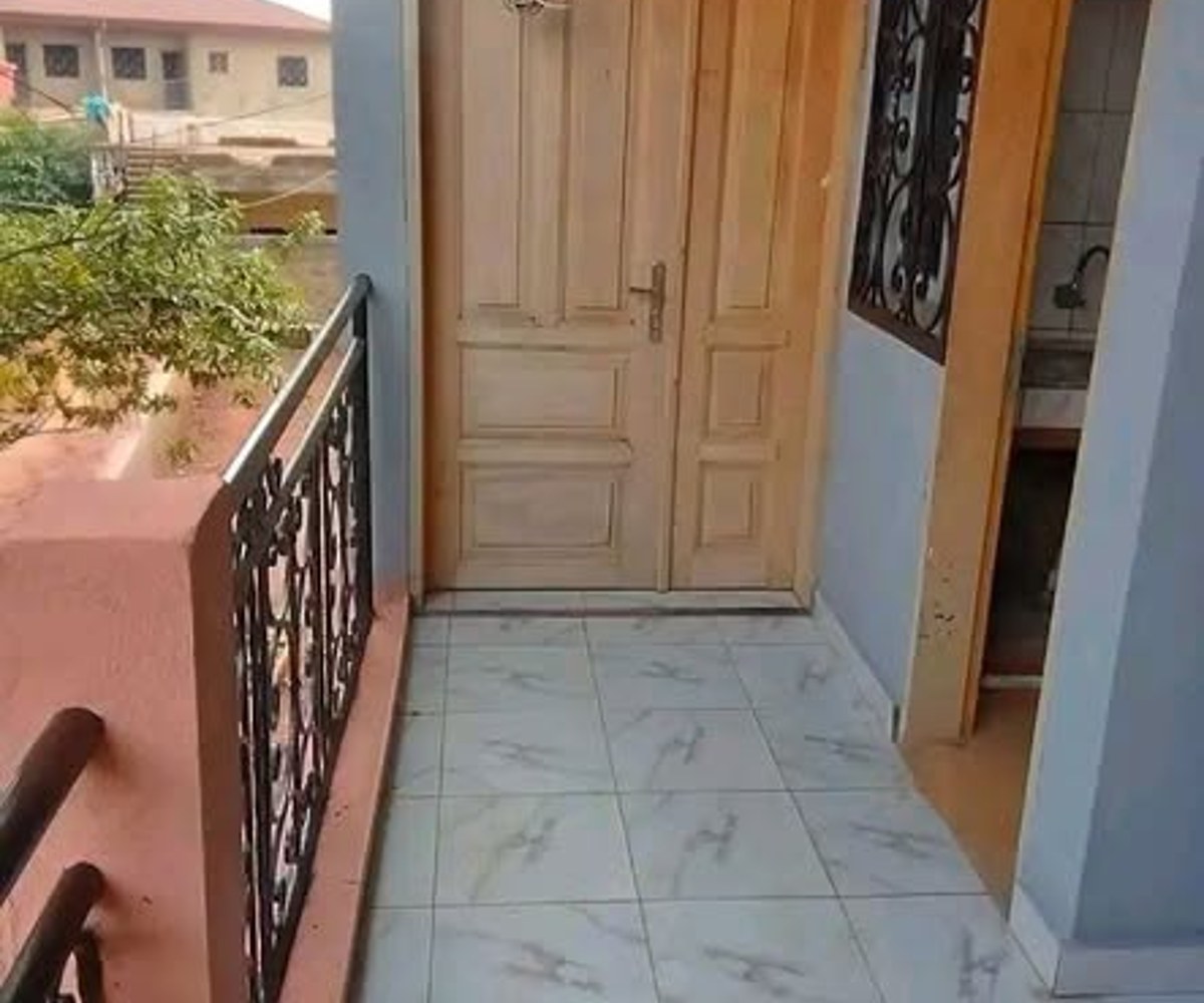 Appartement moderne à louer - Awae Escalier