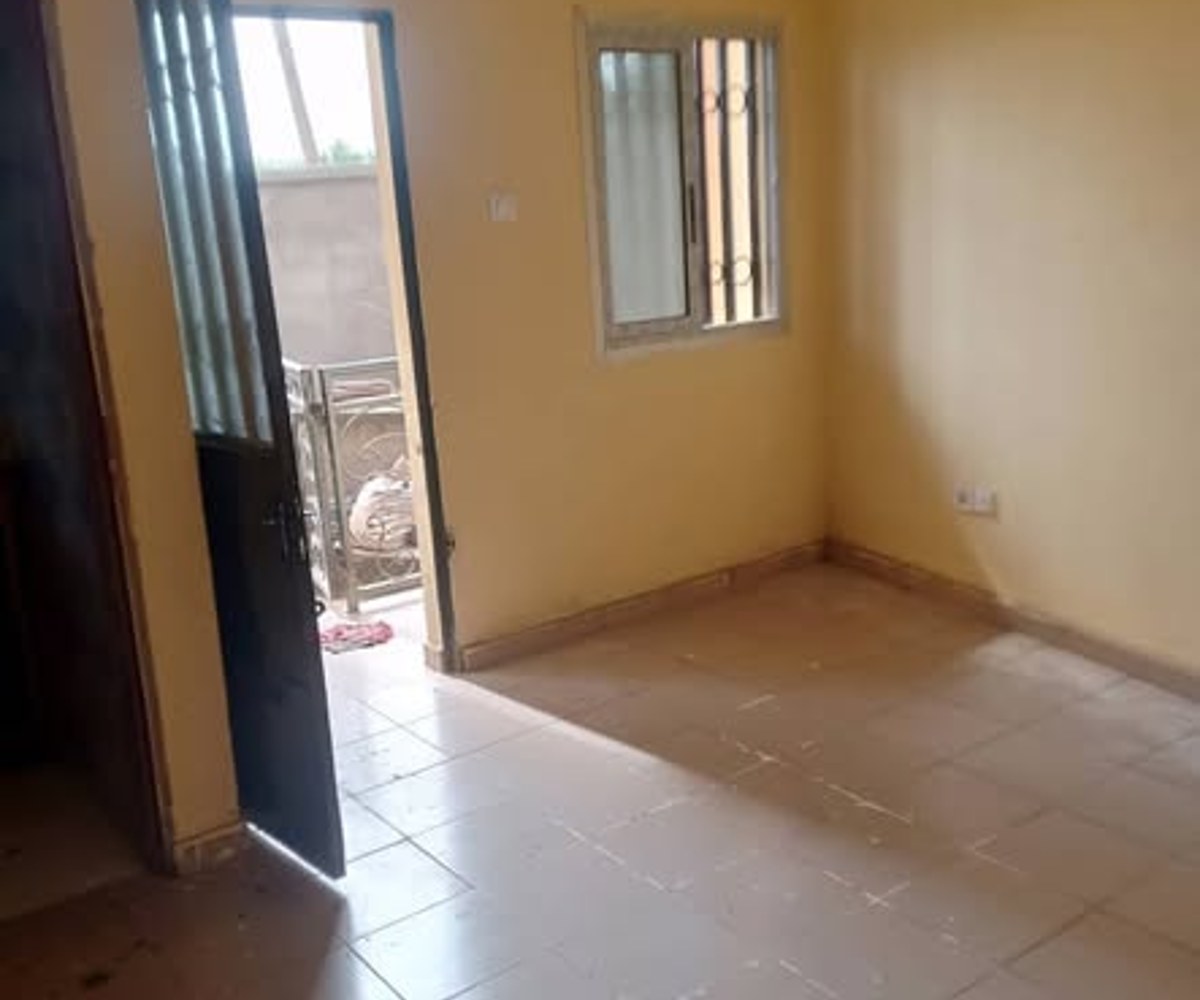 Grand studio moderne à louer - Nkoabang