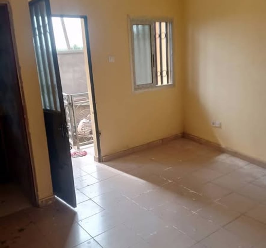 Grand studio moderne à louer - Nkoabang