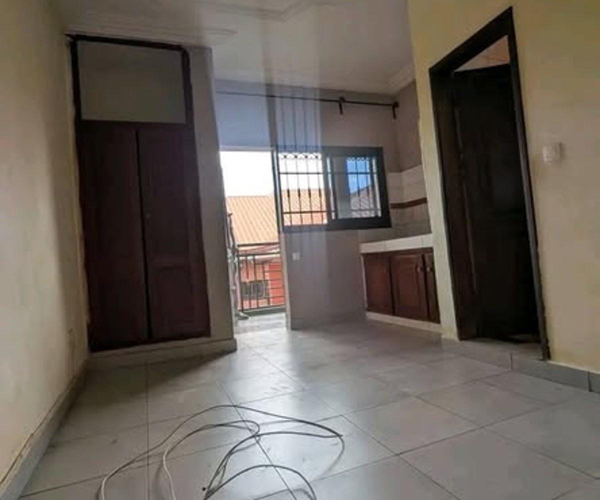 Chambre moderne à louer à Emana