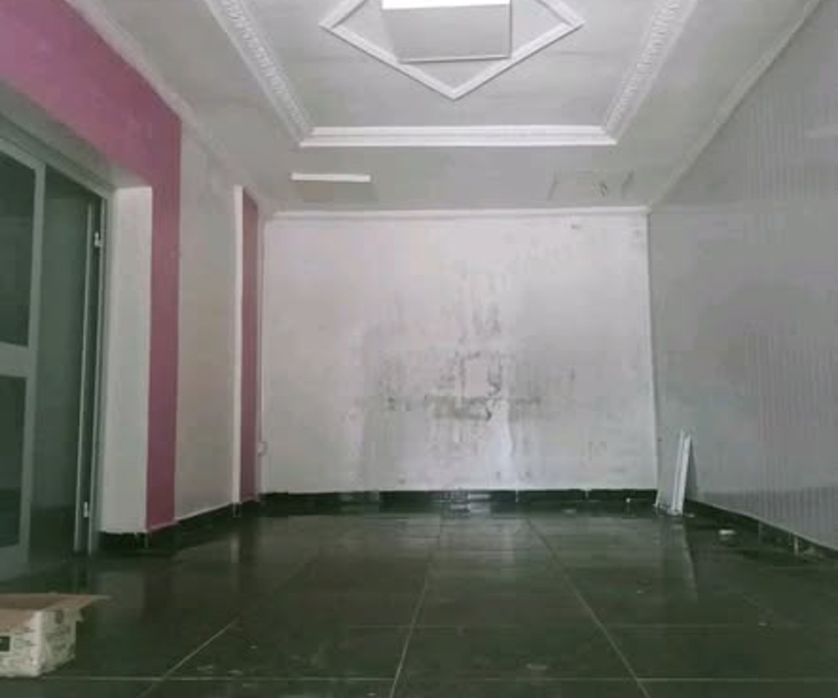Boutique à louer à Deido