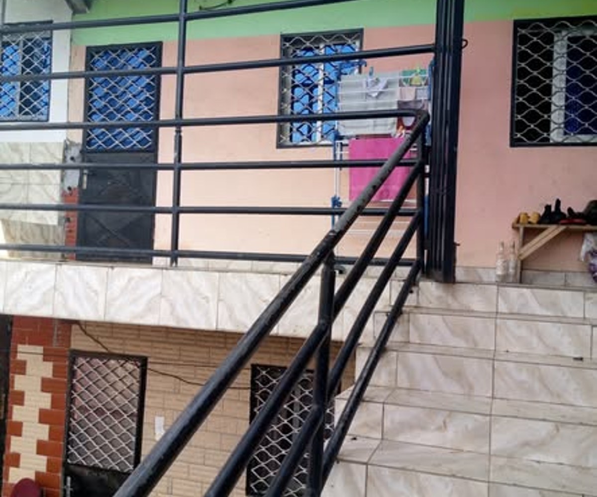 Studio moderne à louer à Logbaba, Douala