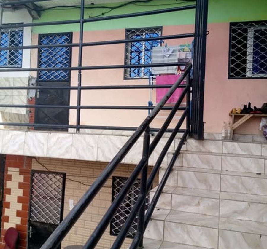 Studio moderne à louer à Logbaba, Douala