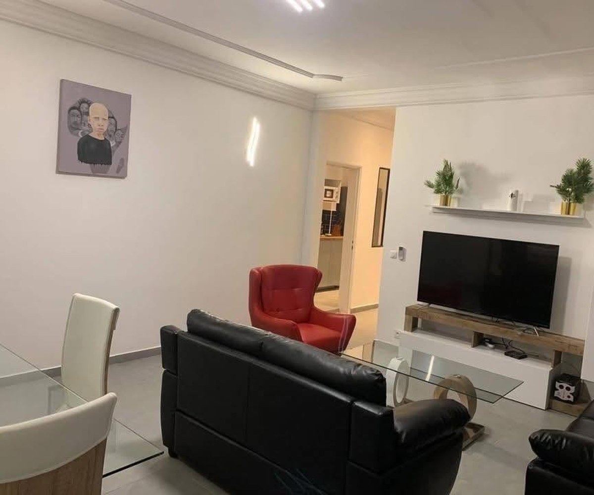 Chambre meublée à Bastos – Yaoundé