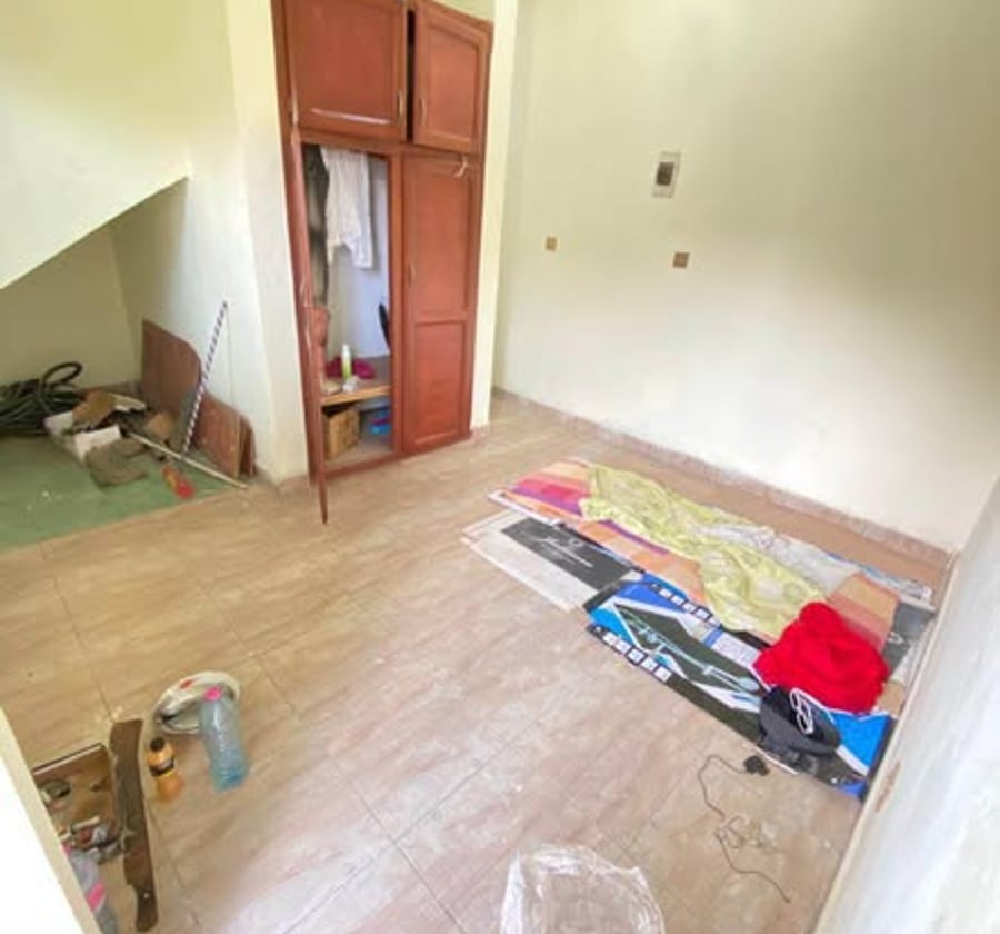 Chambre moderne à louer derrière Carrefour MEEC