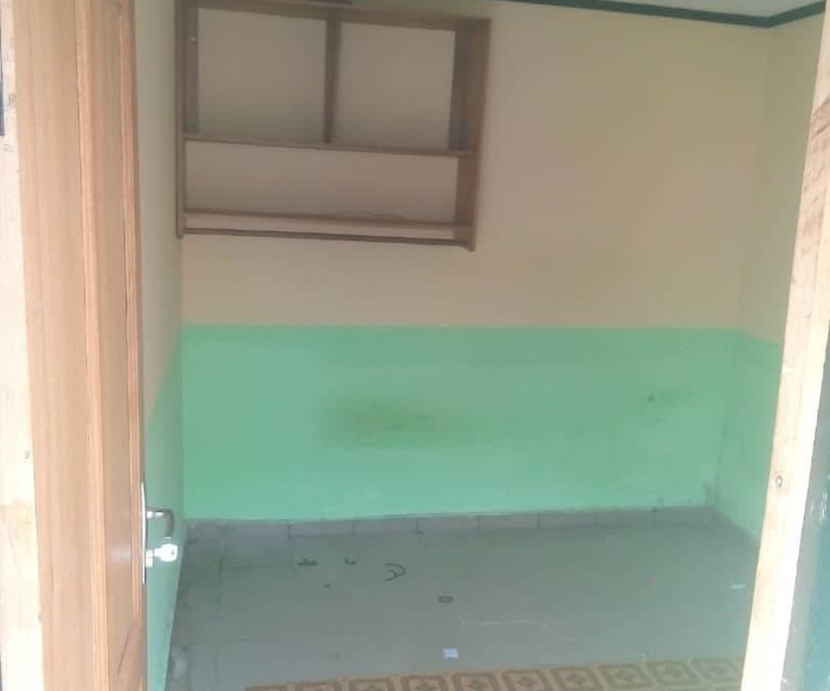 Chambre simple à louer – Ngousso, Yaoundé