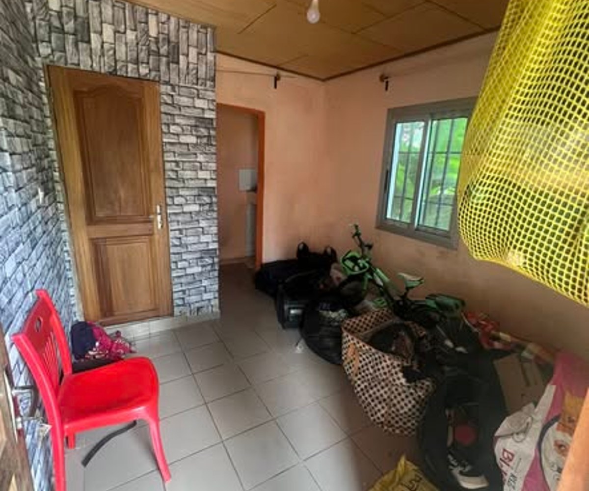 Mini chambre moderne avec cuisine douche à Simbock jean Jaurès non loin du goudron