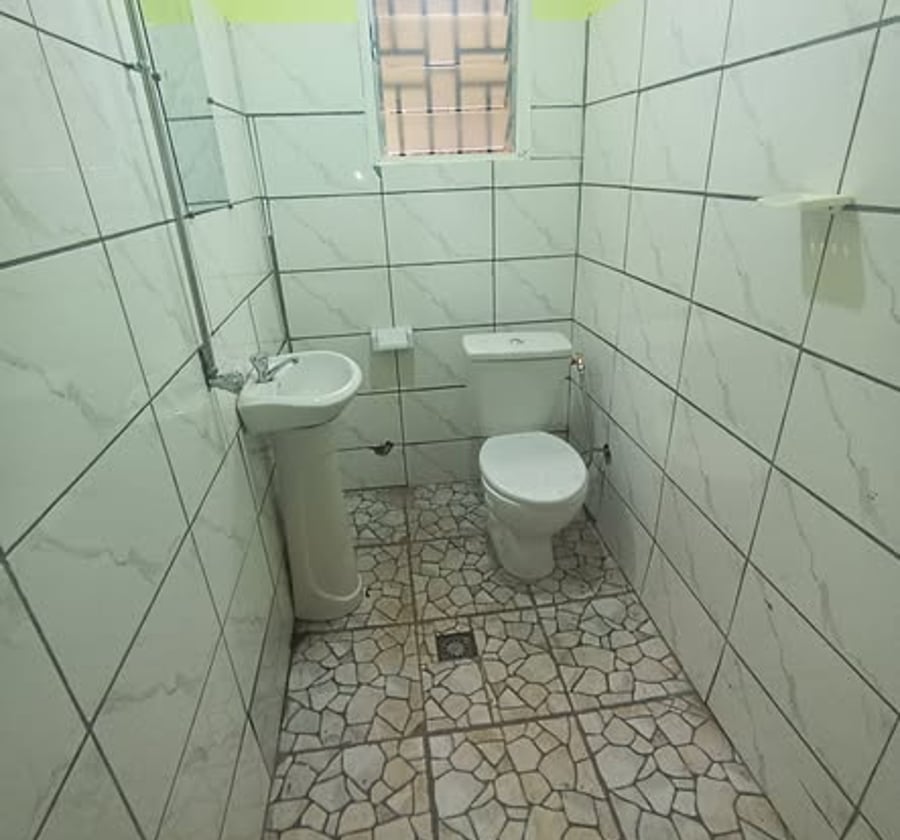 Studio moderne à louer à Biyem-Assi (Acacia) - 65 000 FCFA/mois