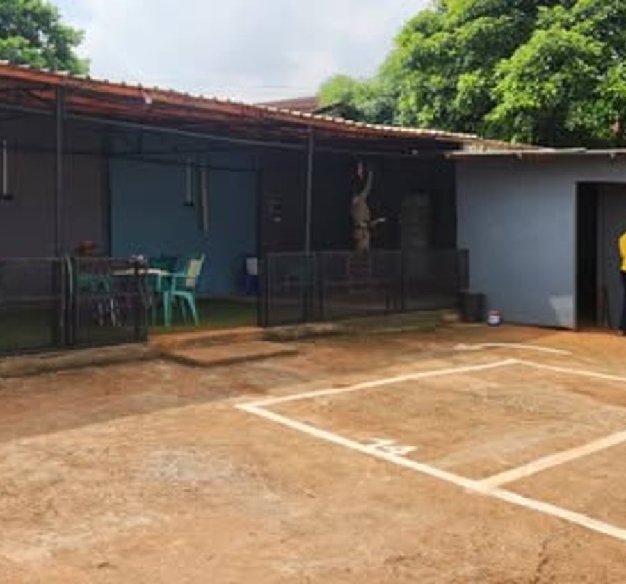Espace commercial à louer à Yaoundé Fourgerol