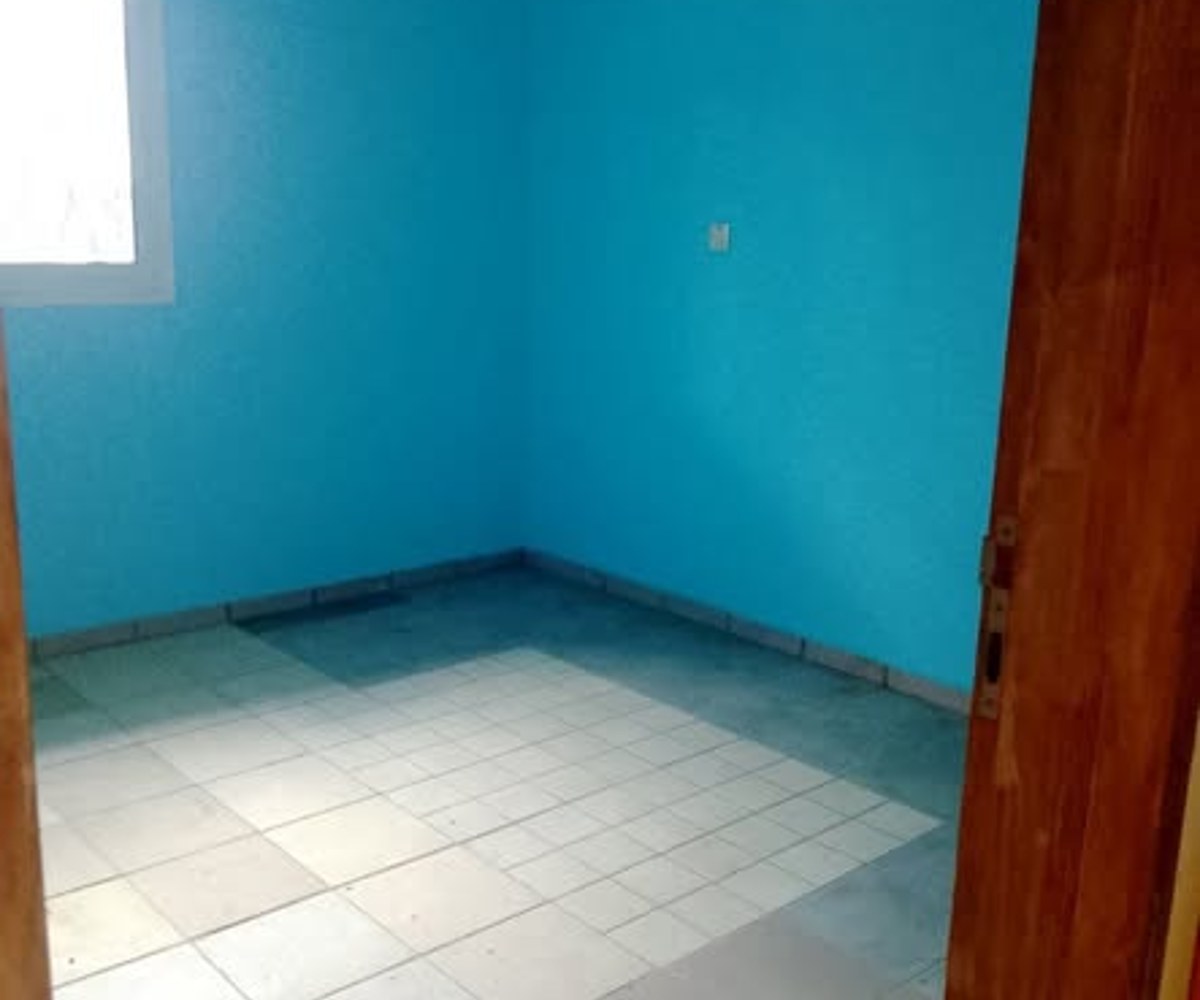 Appartement à l'étage - Logbessou - 100 000 FCFA/mois